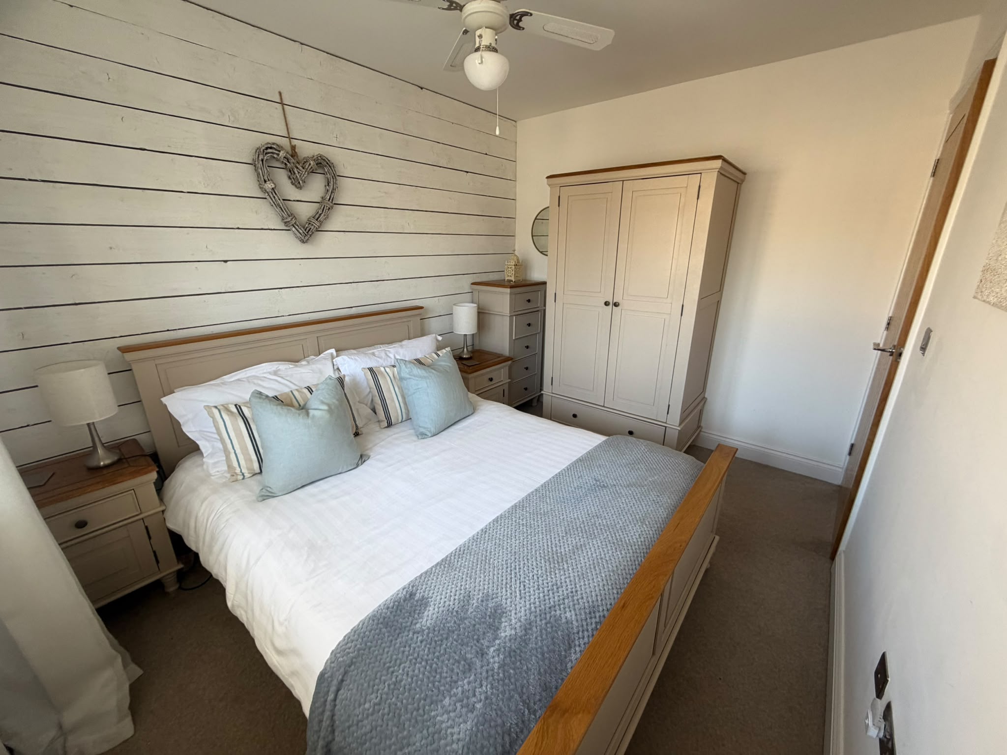 Bedroom 2 - king size